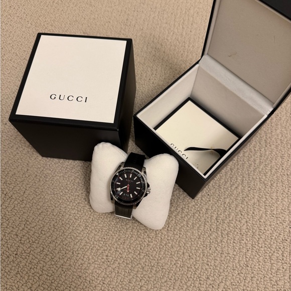 Gucci Black unisex Watch - Picture 1 of 8